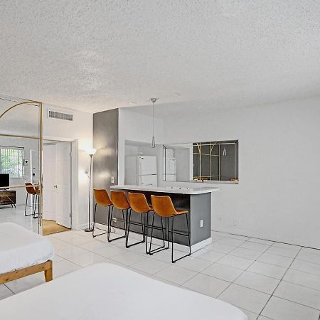 Hallandale Holiday Retreat Hollywood Boardwalk 哈兰代尔海滩 外观 照片
