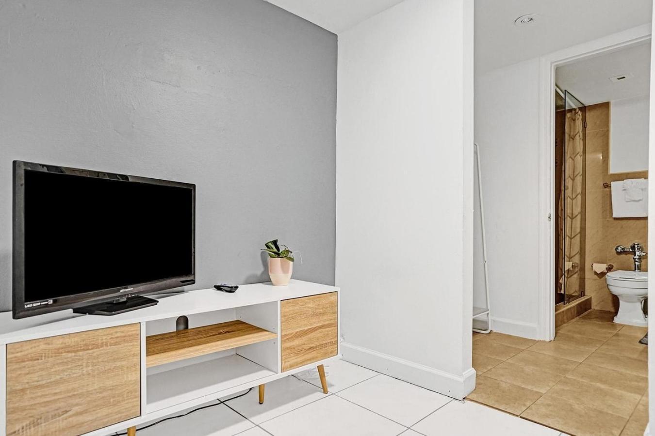 Hallandale Holiday Retreat Hollywood Boardwalk 哈兰代尔海滩 外观 照片