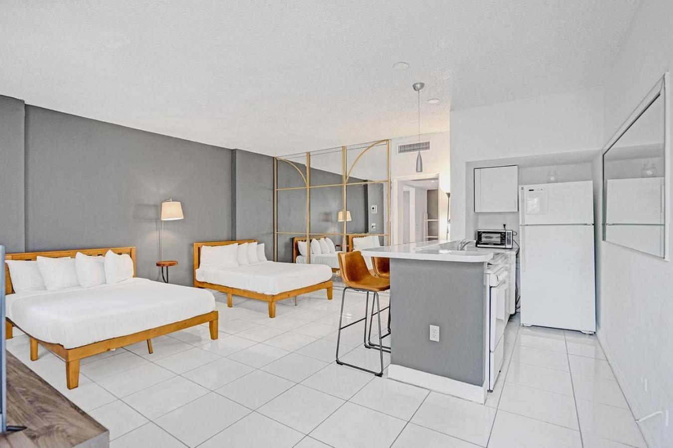 Hallandale Holiday Retreat Hollywood Boardwalk 哈兰代尔海滩 外观 照片