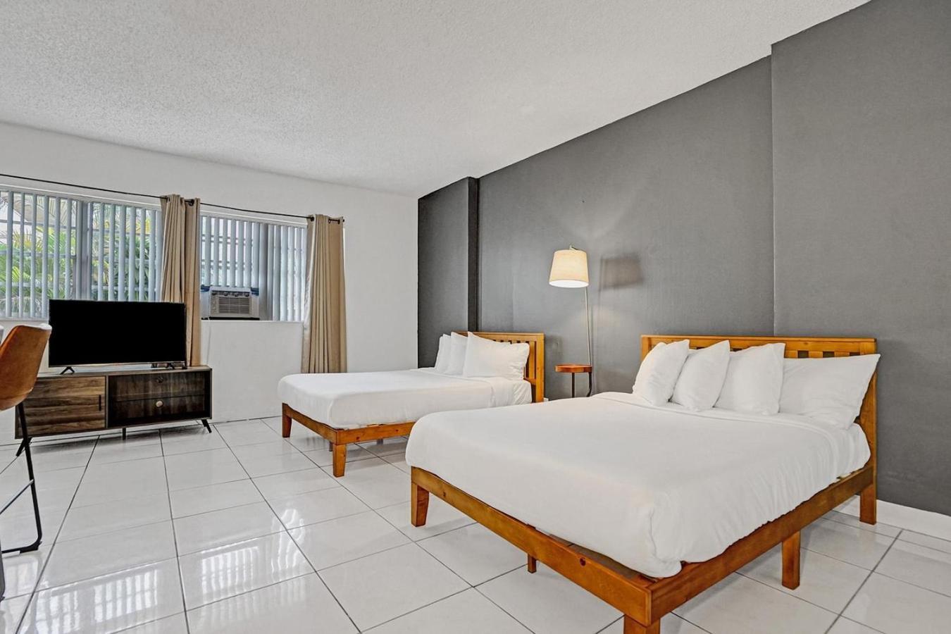 Hallandale Holiday Retreat Hollywood Boardwalk 哈兰代尔海滩 外观 照片