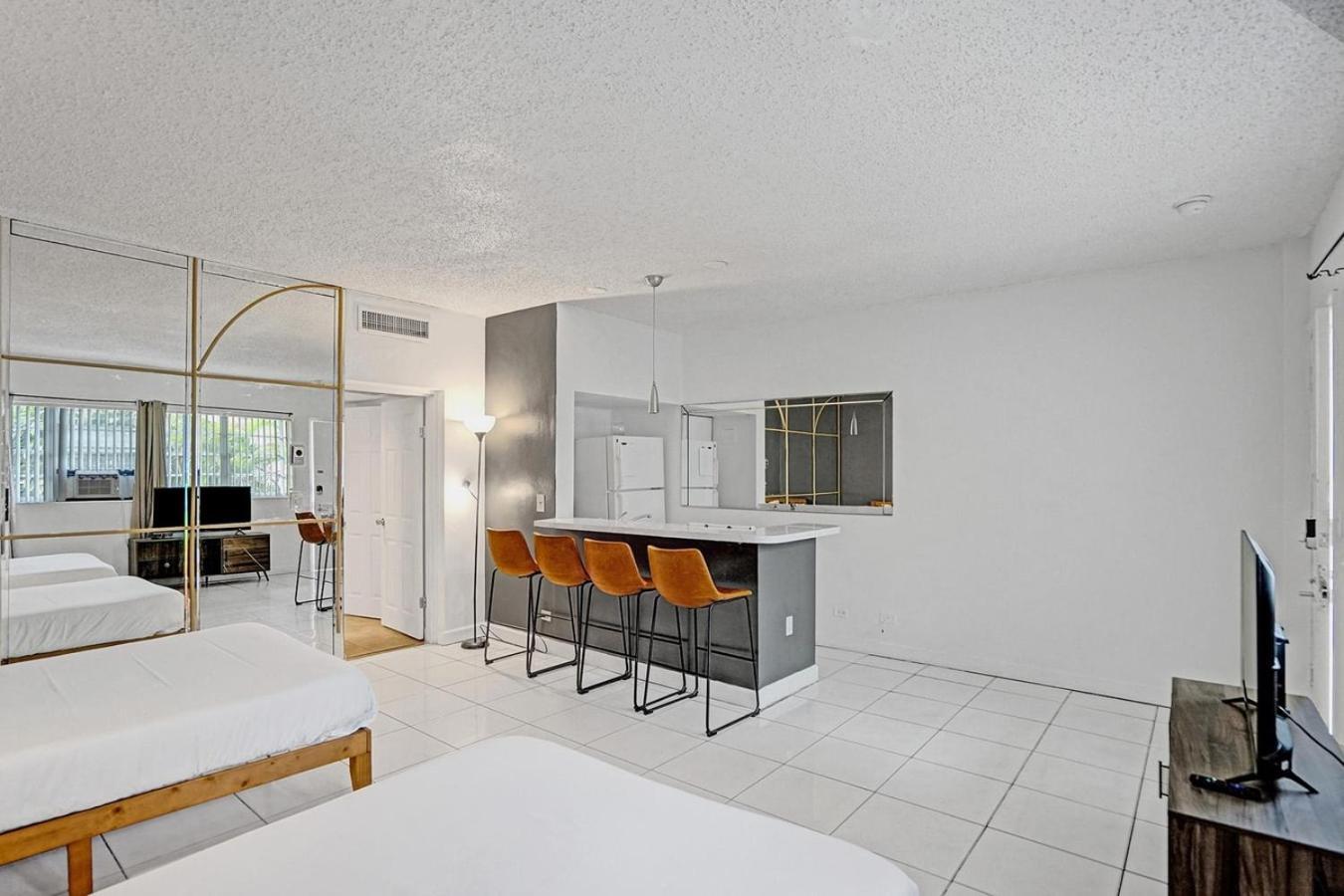 Hallandale Holiday Retreat Hollywood Boardwalk 哈兰代尔海滩 外观 照片